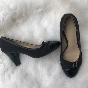 Naturalizer Classic Pumps